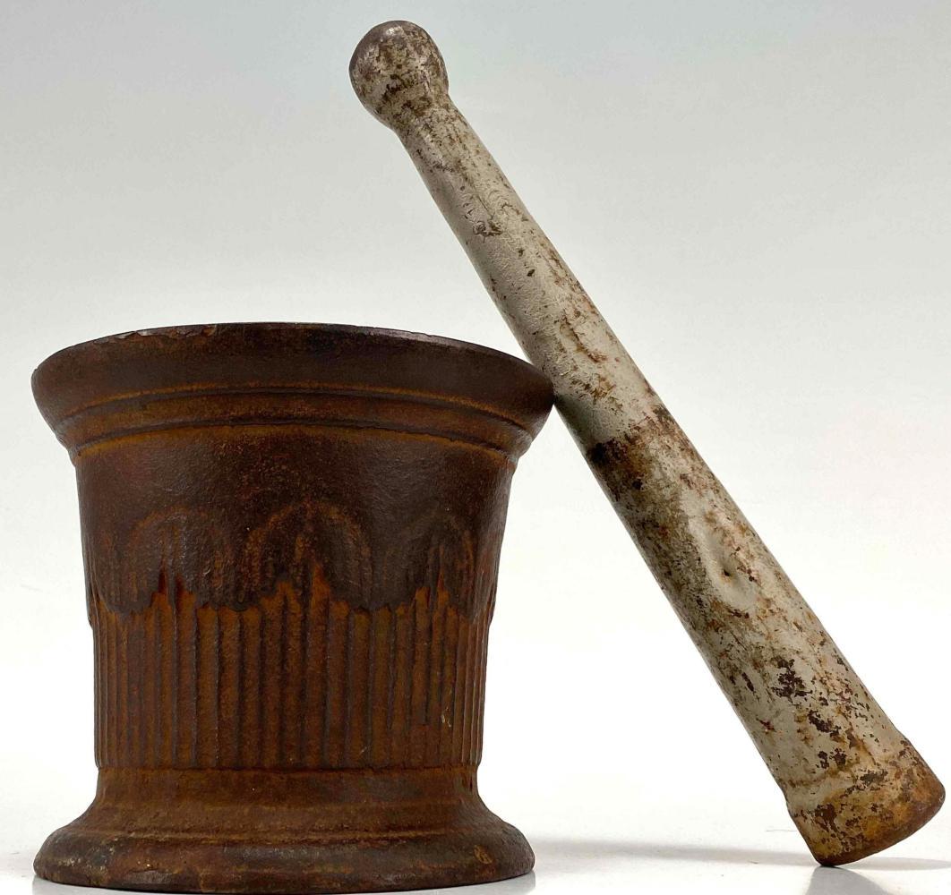 Antique Cast Iron Mortar And Pestle (1 of 17)