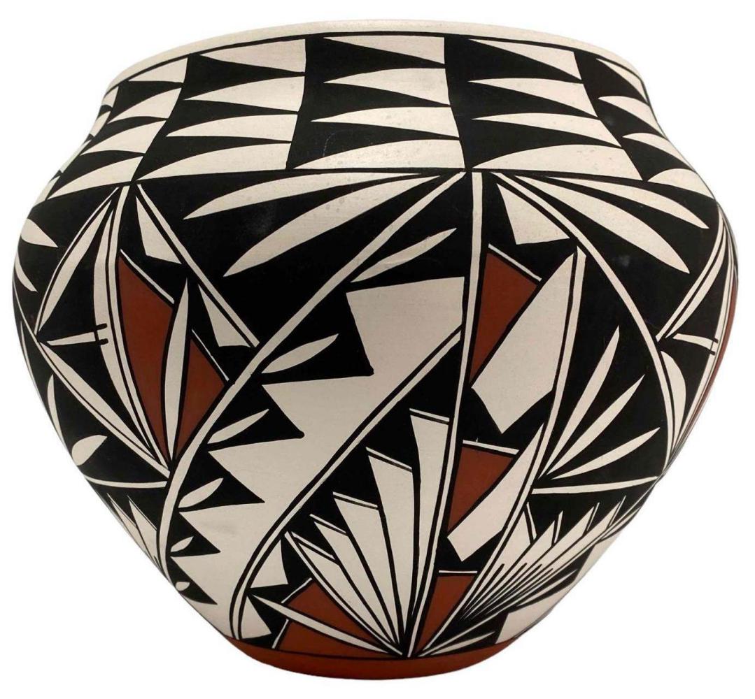 Native American Acoma Hand Painted Polychrome Pot (1 of 13)