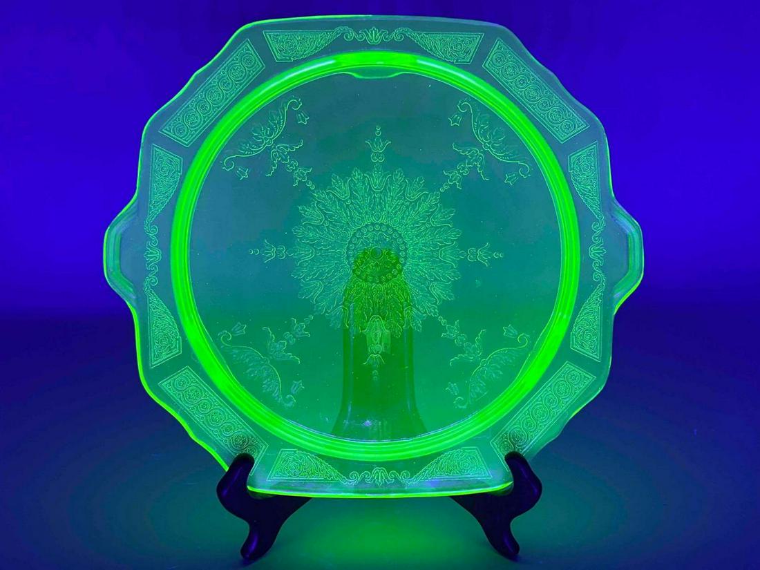 Uranium Glass Hocking Cake Platter (1 of 8)