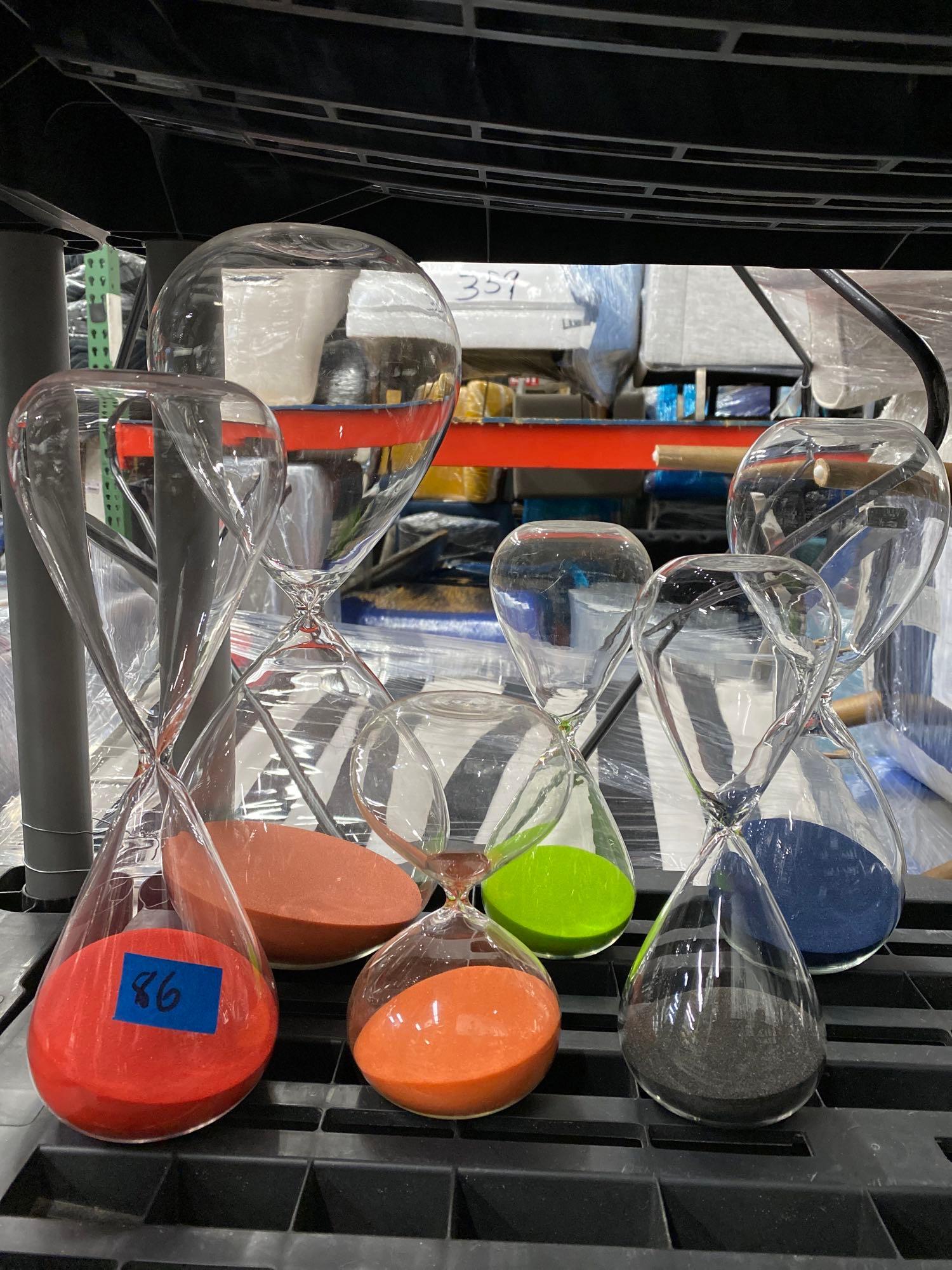 Lot colorful hourglasses (1 of 3)