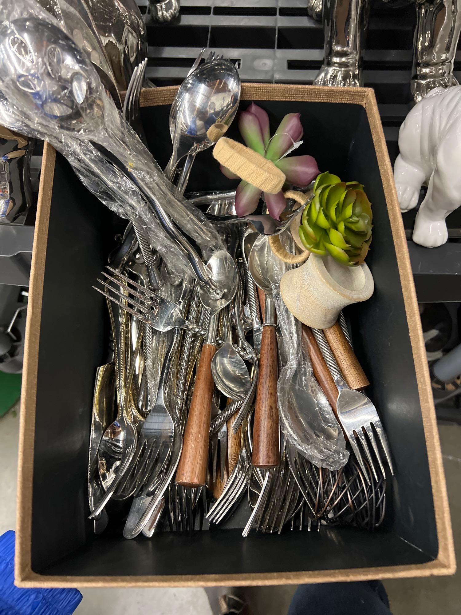 Box of flatware (1 of 3)