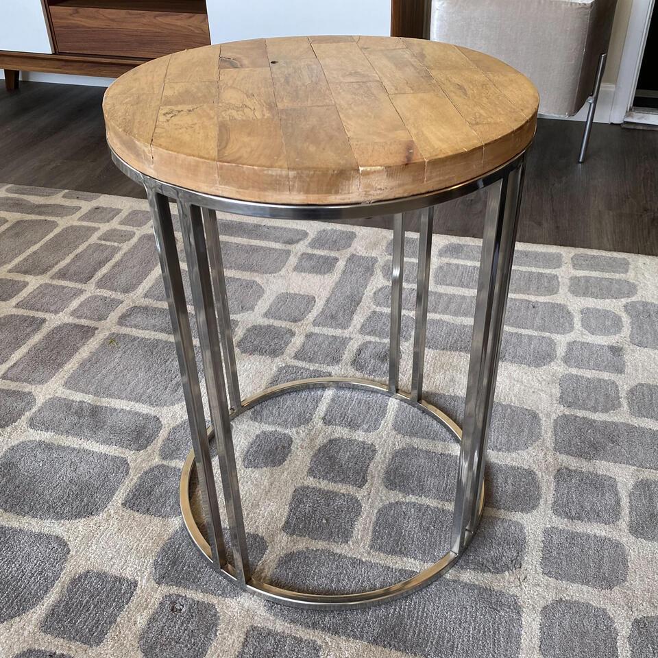 Wooden Side Table. (1 of 2)