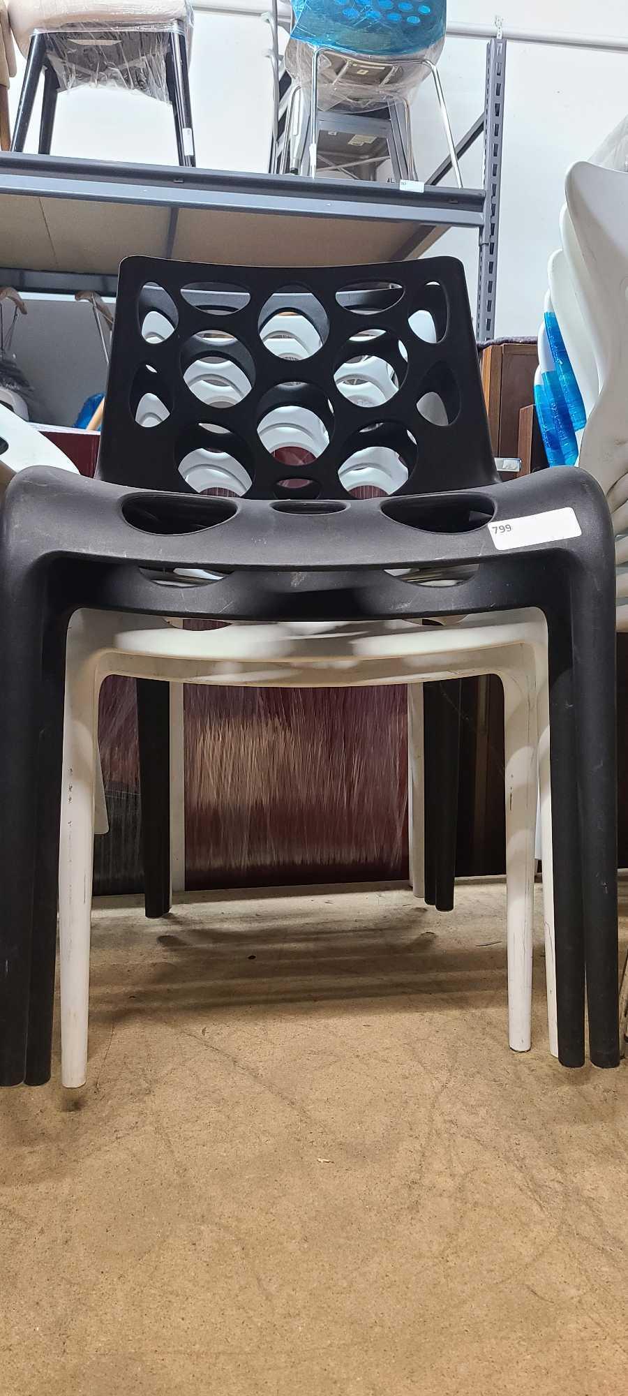 4 Outdoor Dining Chairs (1 of 2)