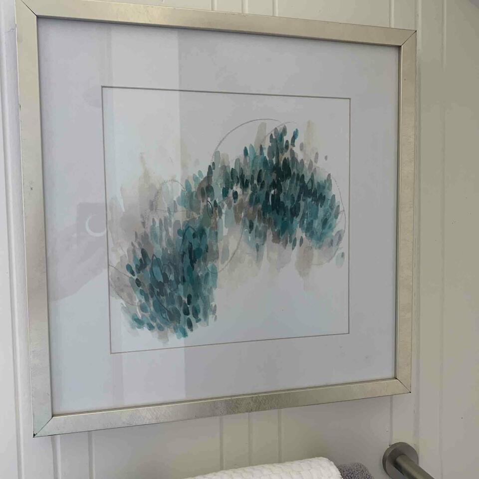 Abstract Art With Silver Frame: Abstract Art with silver frame NO SHIPPING AVAILABLE This will be a two (2) day sale Thursday & Friday Jan 19th & 20th. Online only.All items sold as is where is. There are No guarantees to functional