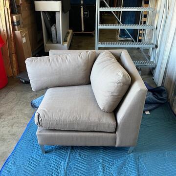 Gray 3 Piece Sectional With Corner Piece And Chaise (1 of 8)