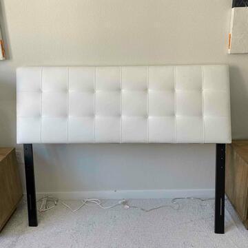 White Tufted Headboard, Queen (1 of 2)