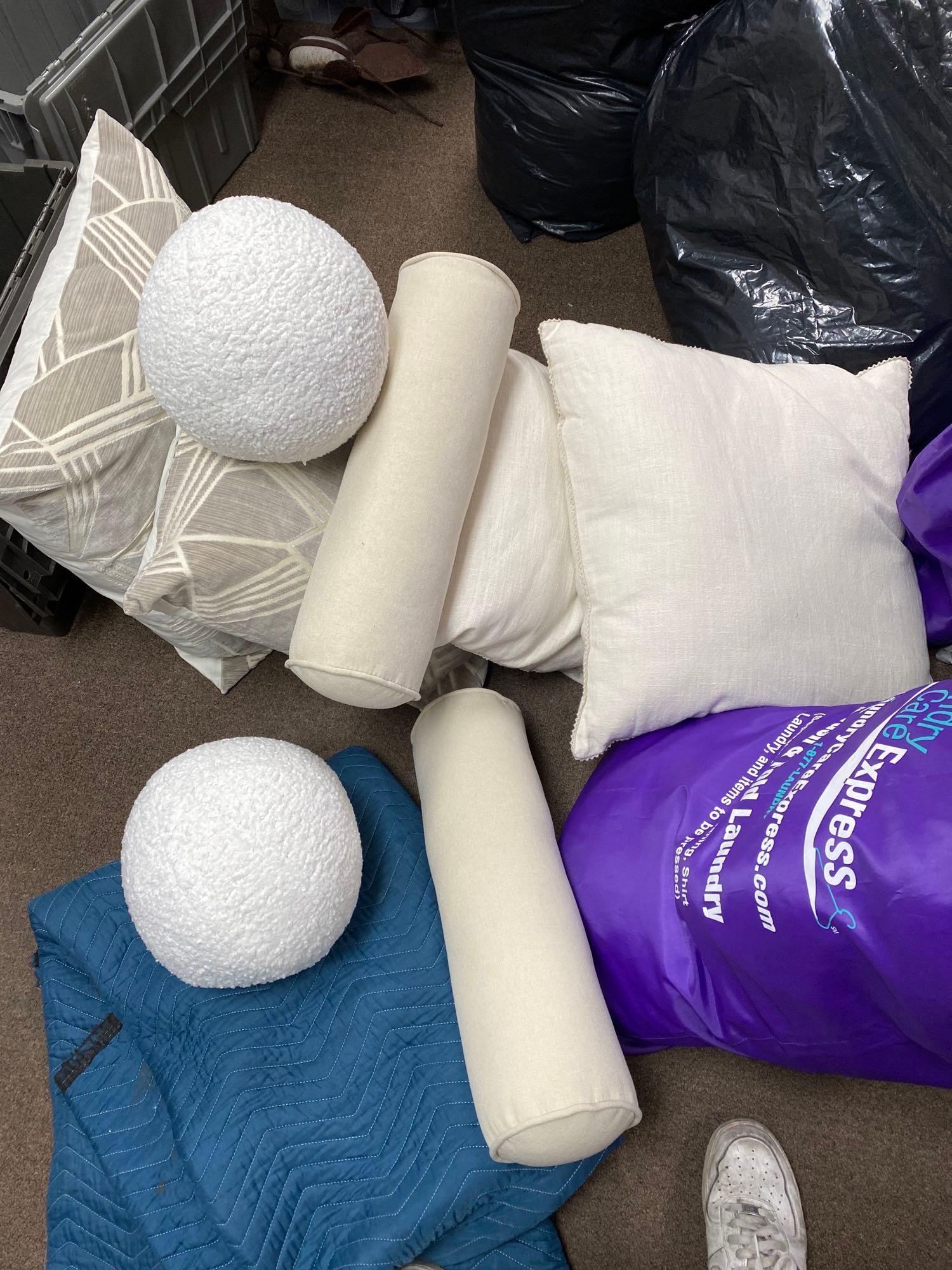 Lot Of Beige And White Throw Pillows (1 of 1)