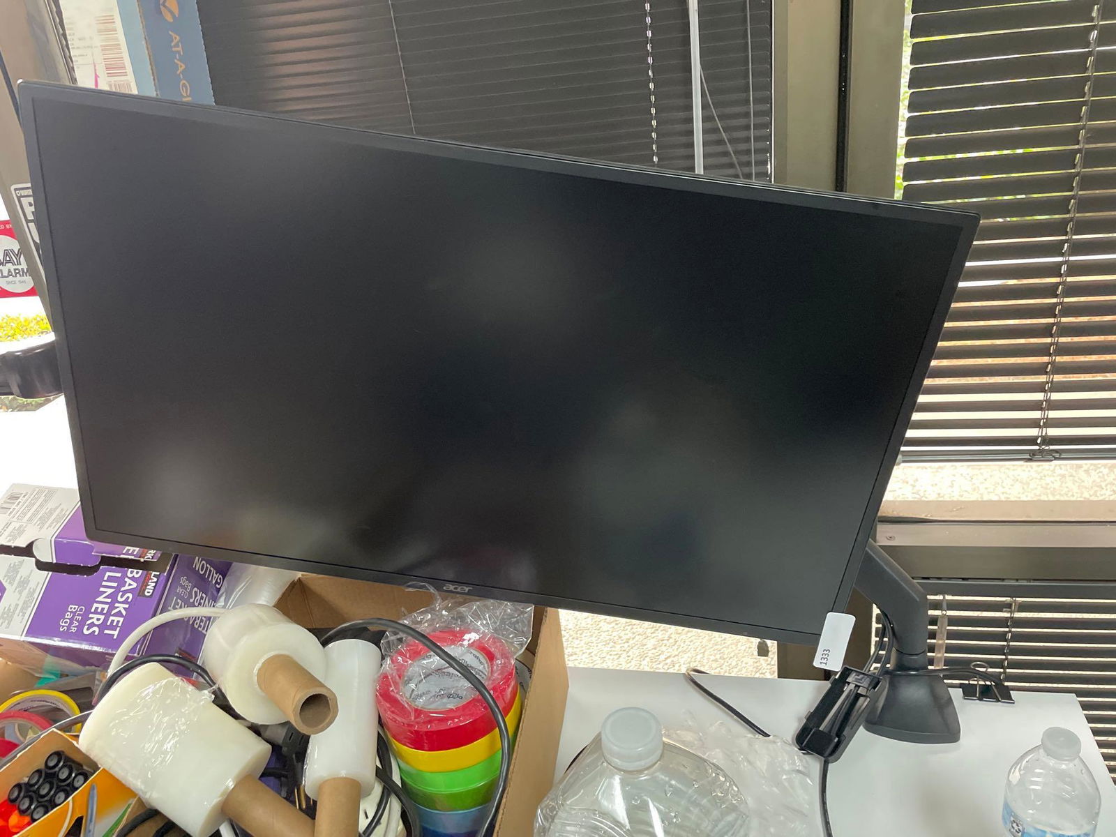 AcerMonitor With Stand (1 of 4)