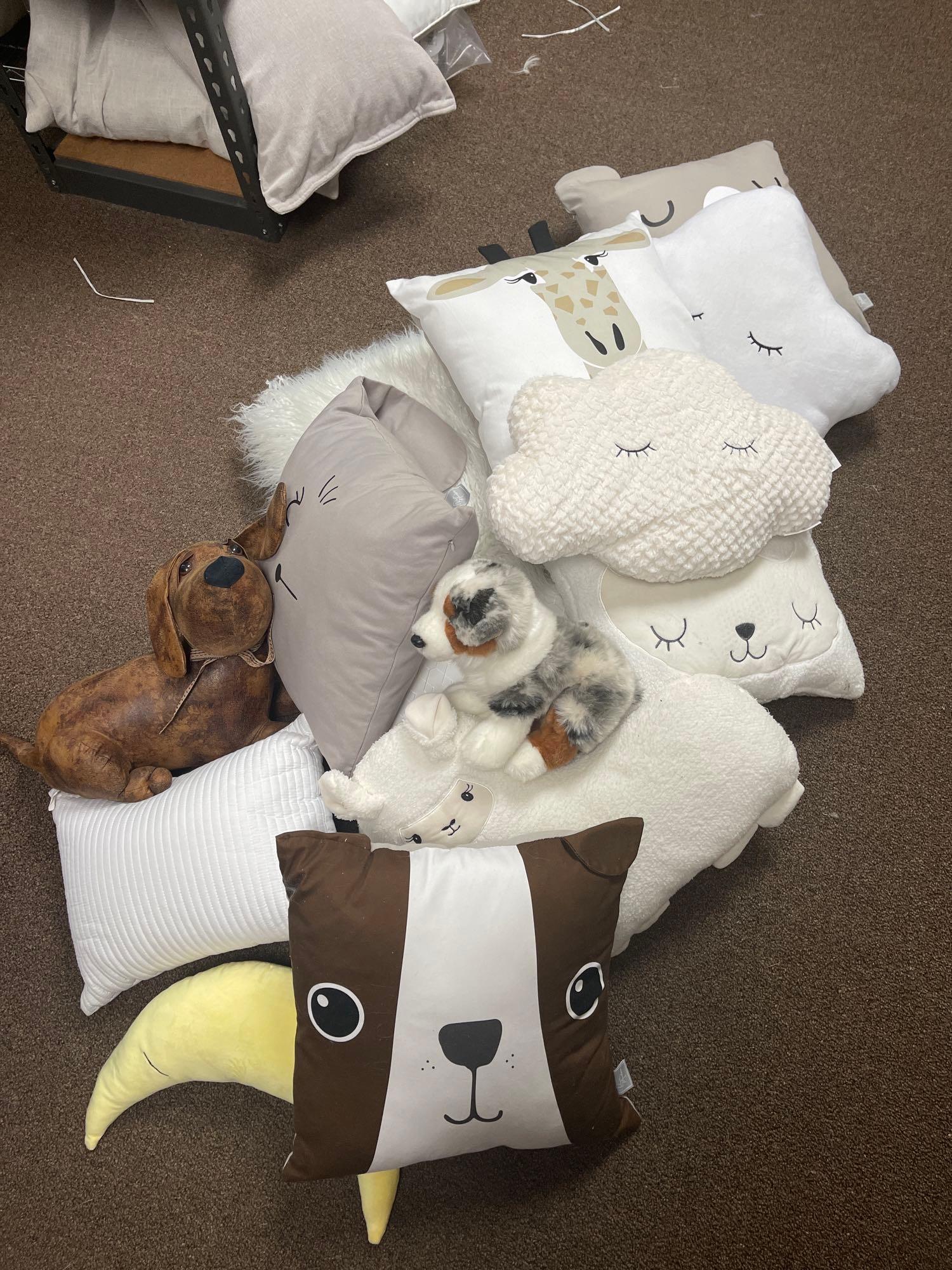 Large Lot Child'S Room Throw Pillows, Toys (1 of 4)