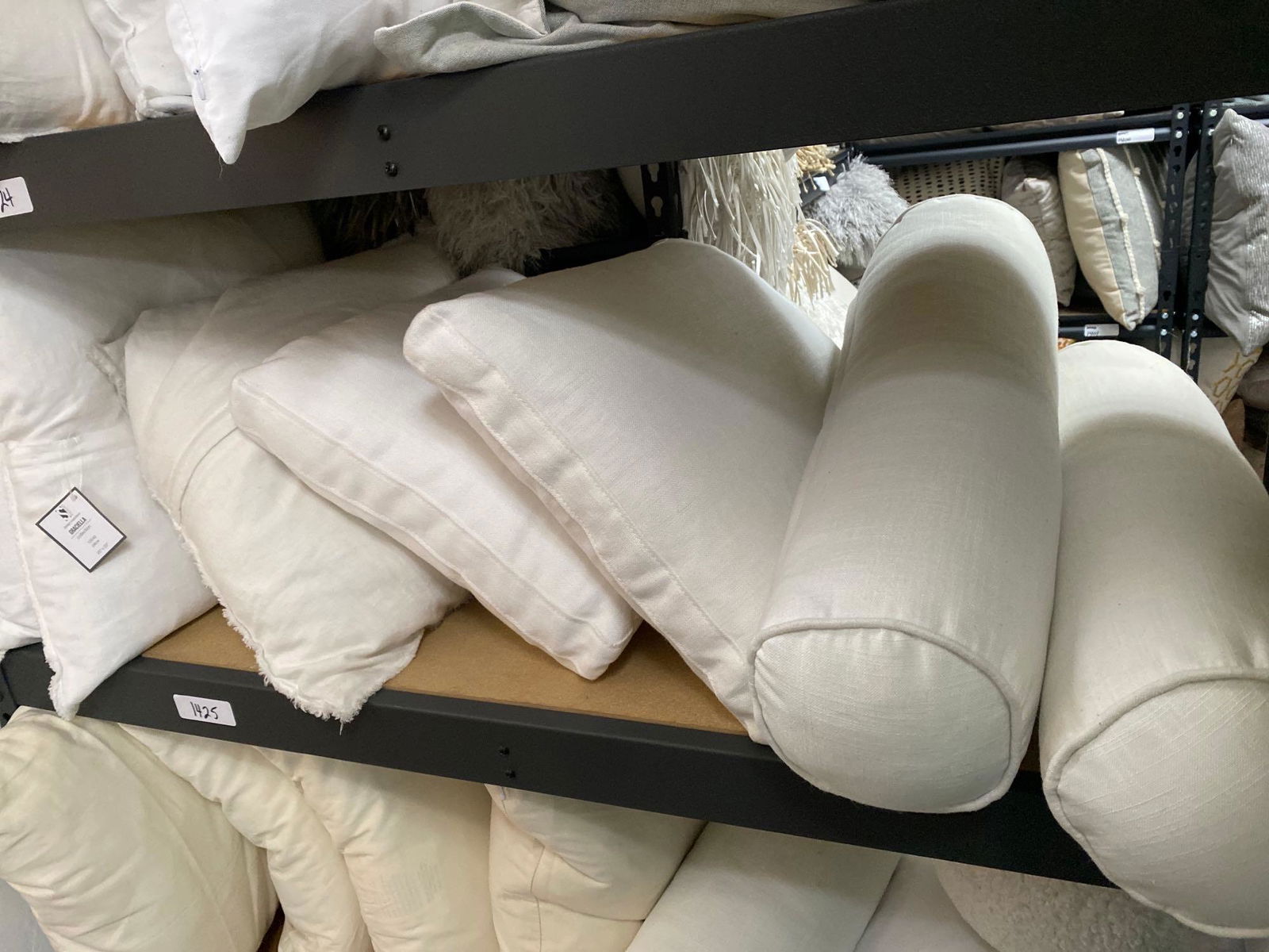 Lot White Throw, Bolster Pillows (1 of 3)
