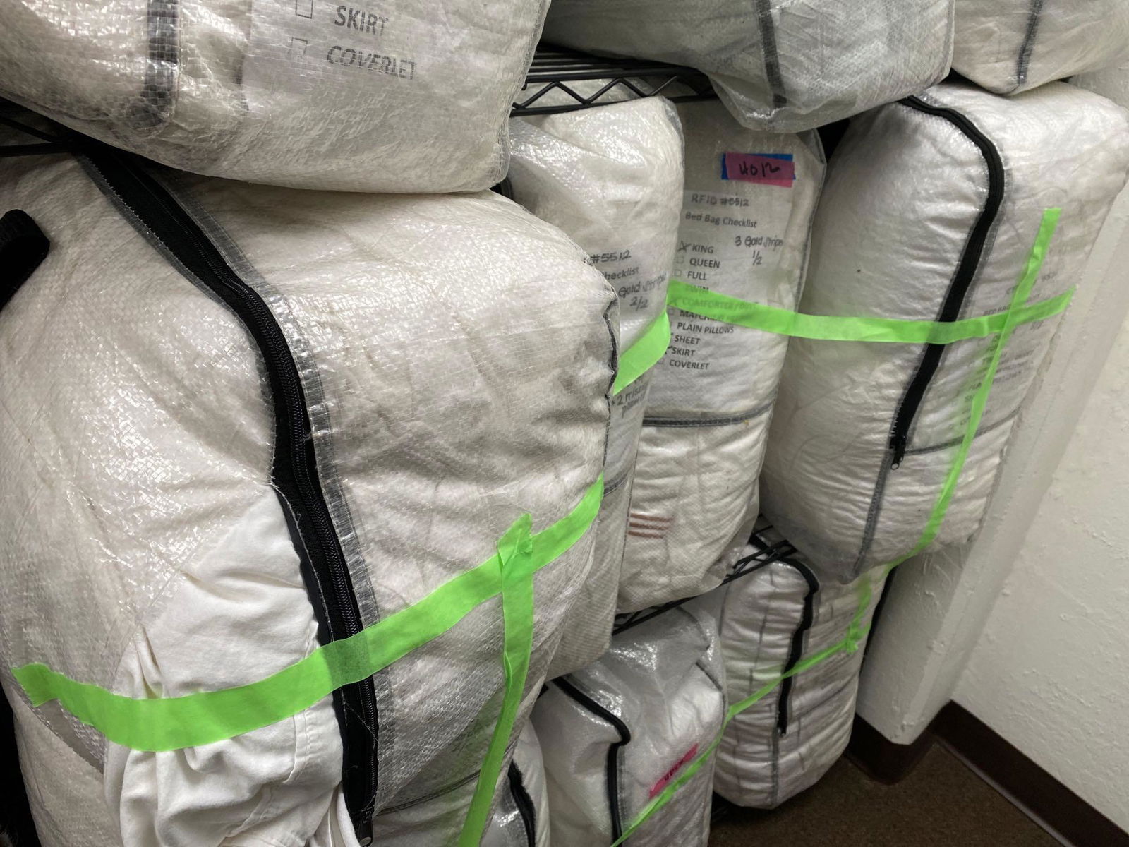 4 KingBedding Sets (1 of 1)