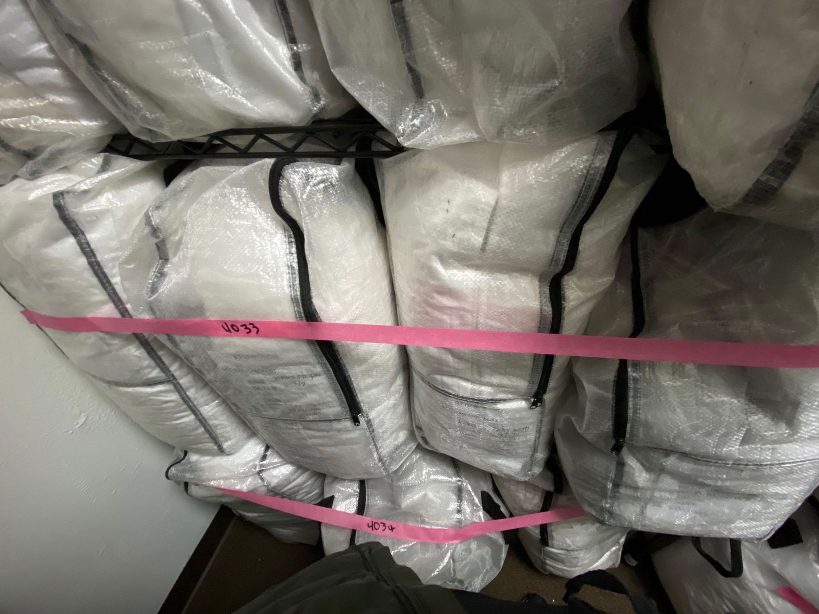 4 Full Sized Bedding Sets (1 of 1)