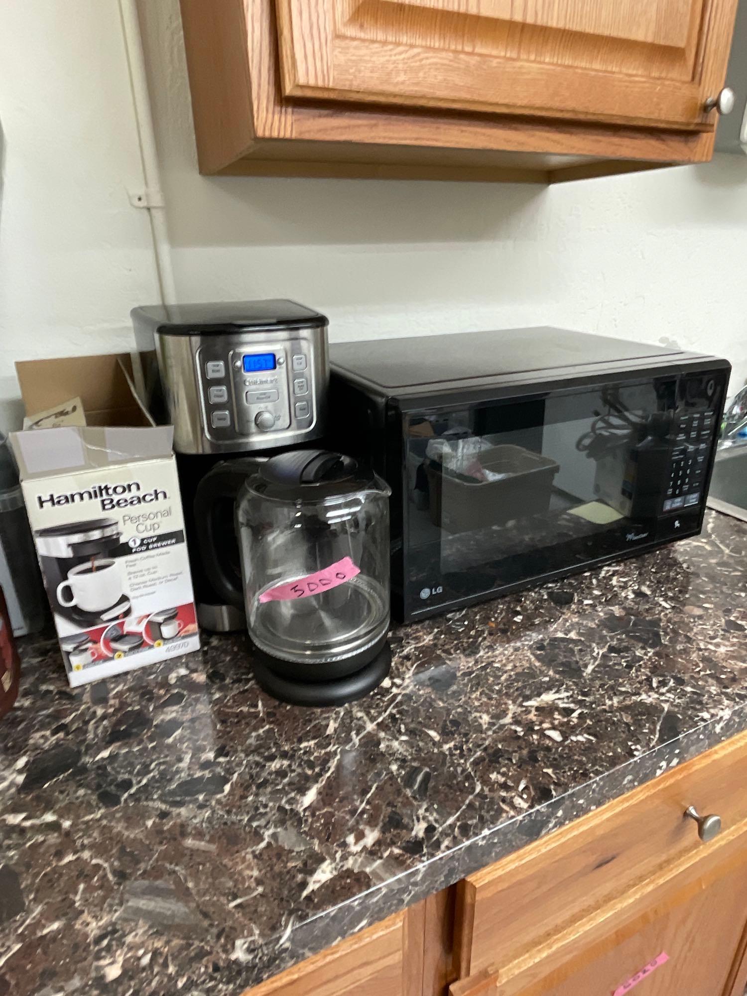 Lot Kitchen Electronics, Including Microwave (1 of 5)