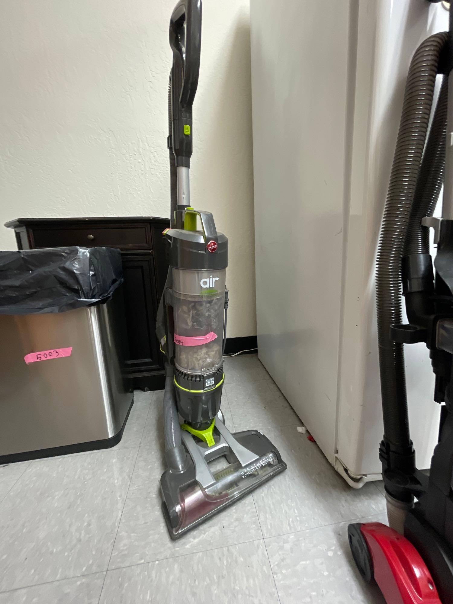 Vacuum Cleaner (1 of 1)