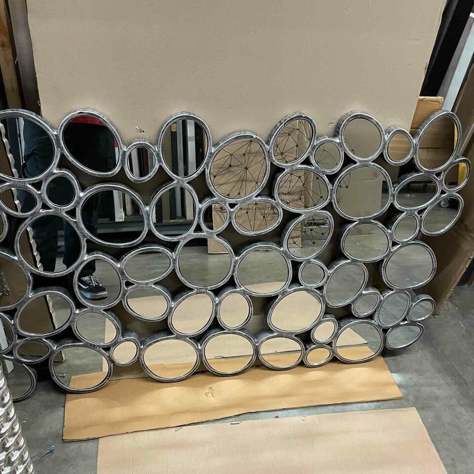 Bubble Wall Mirror: Bubble Wall Mirror NO SHIPPING AVAILABLE This will be a two (2) day sale Wed & Thur. Jan. 18th & 19th.. Online only.All items sold as is where is. There are No guarantees to functionality, condition, 