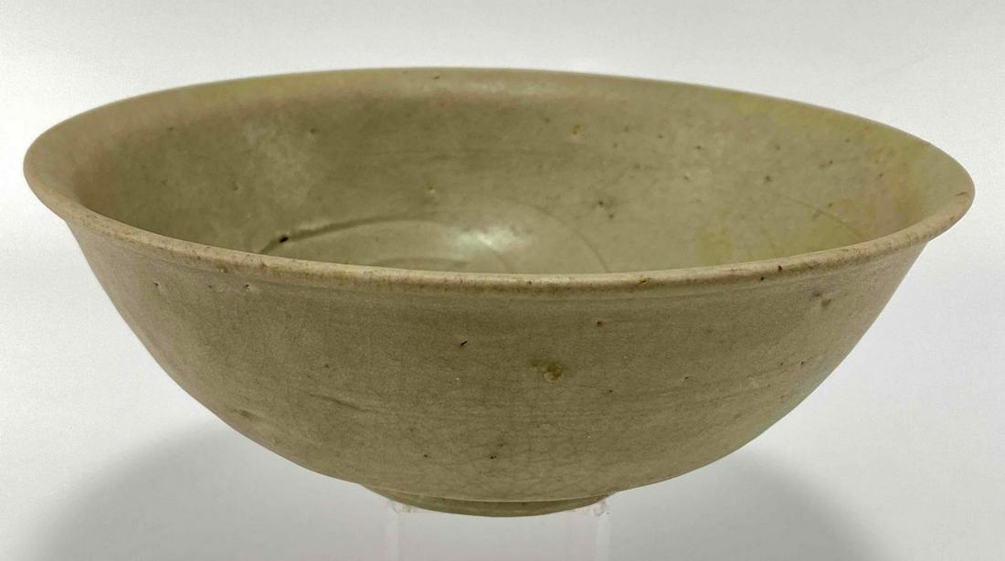 Chinese Celadon Bowl, Apparently Yuan Dynasty (1 of 14)