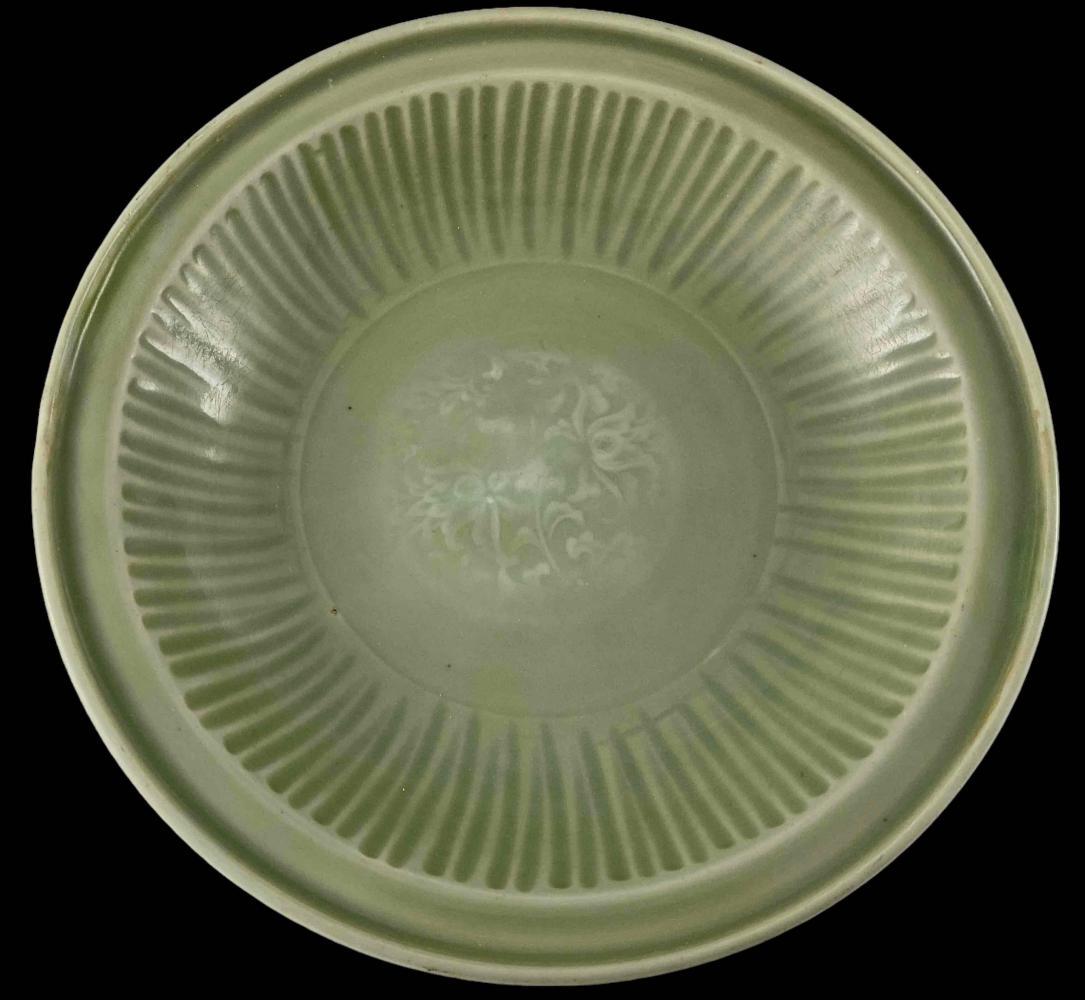 Antique Chinese Celadon Plate, Apparently Song (1 of 19)