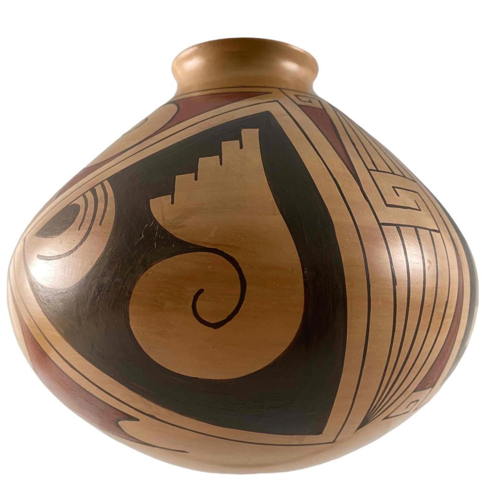 Sabino Villalba, Mata Ortiz Native American Pot (1 of 9)