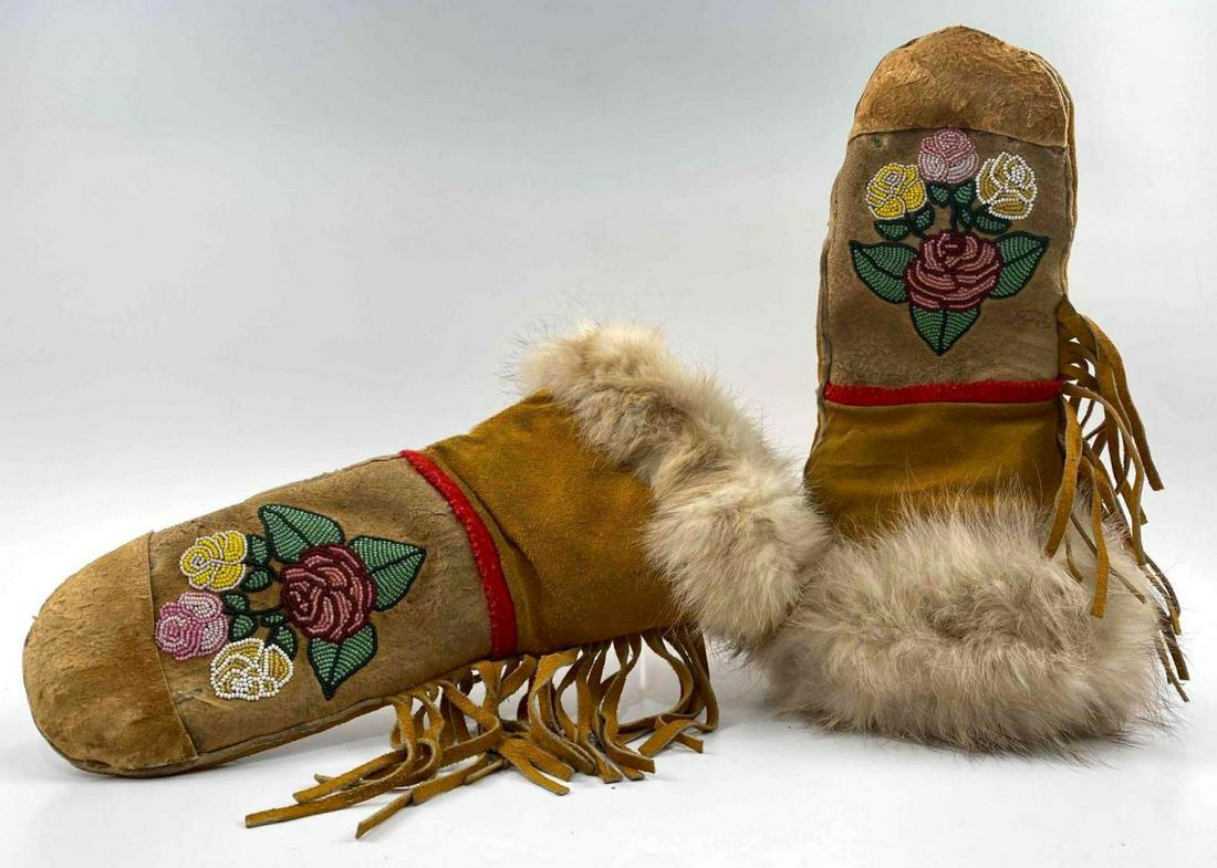Pair Of Northern Plateau Native American Beaded Leather & Fur Mittens (1 of 15)