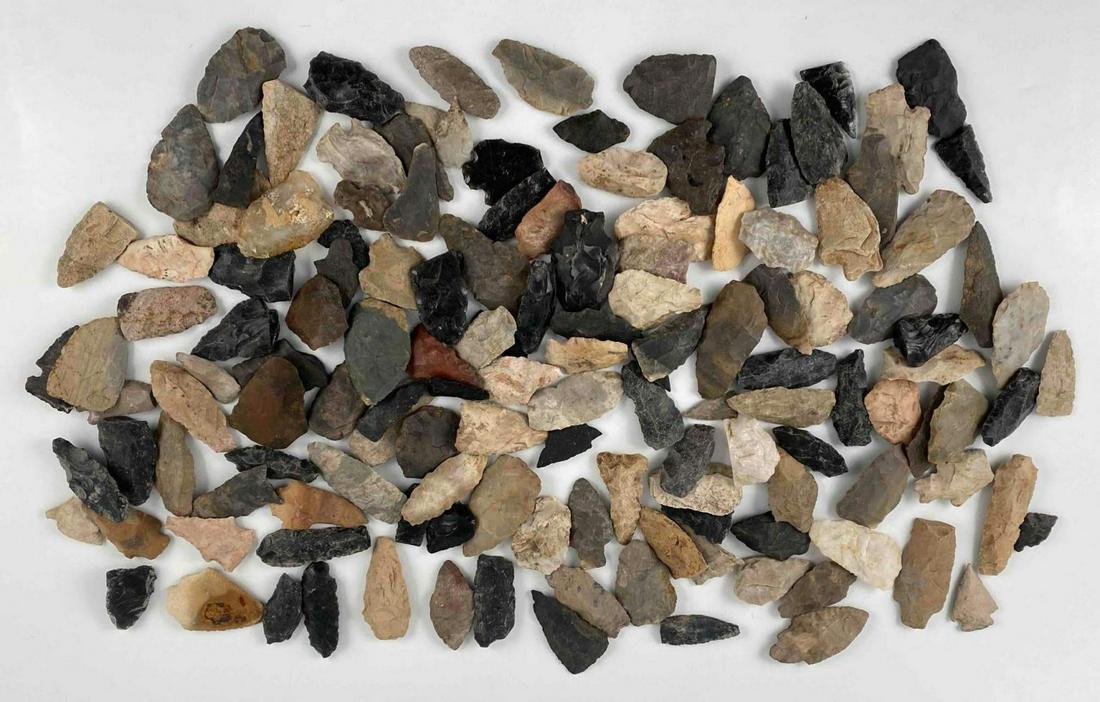 Large Lot Of Native American Stone Arrowheads (1 of 13)