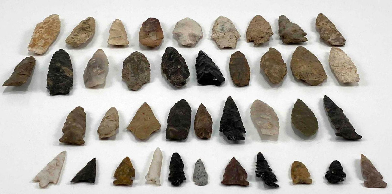 Large Lot Of Native American Stone Arrowheads (1 of 14)