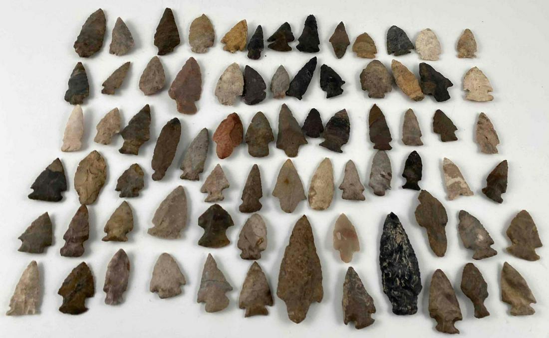 Large Lot Of Native American Stone Arrowheads (1 of 9)