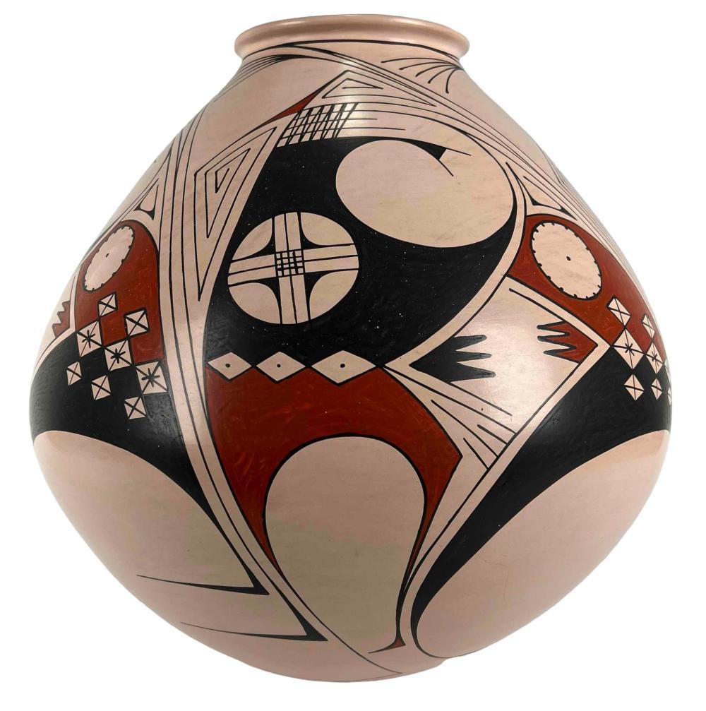 Taurina Baca, Large Mata Ortiz Pot (1 of 15)