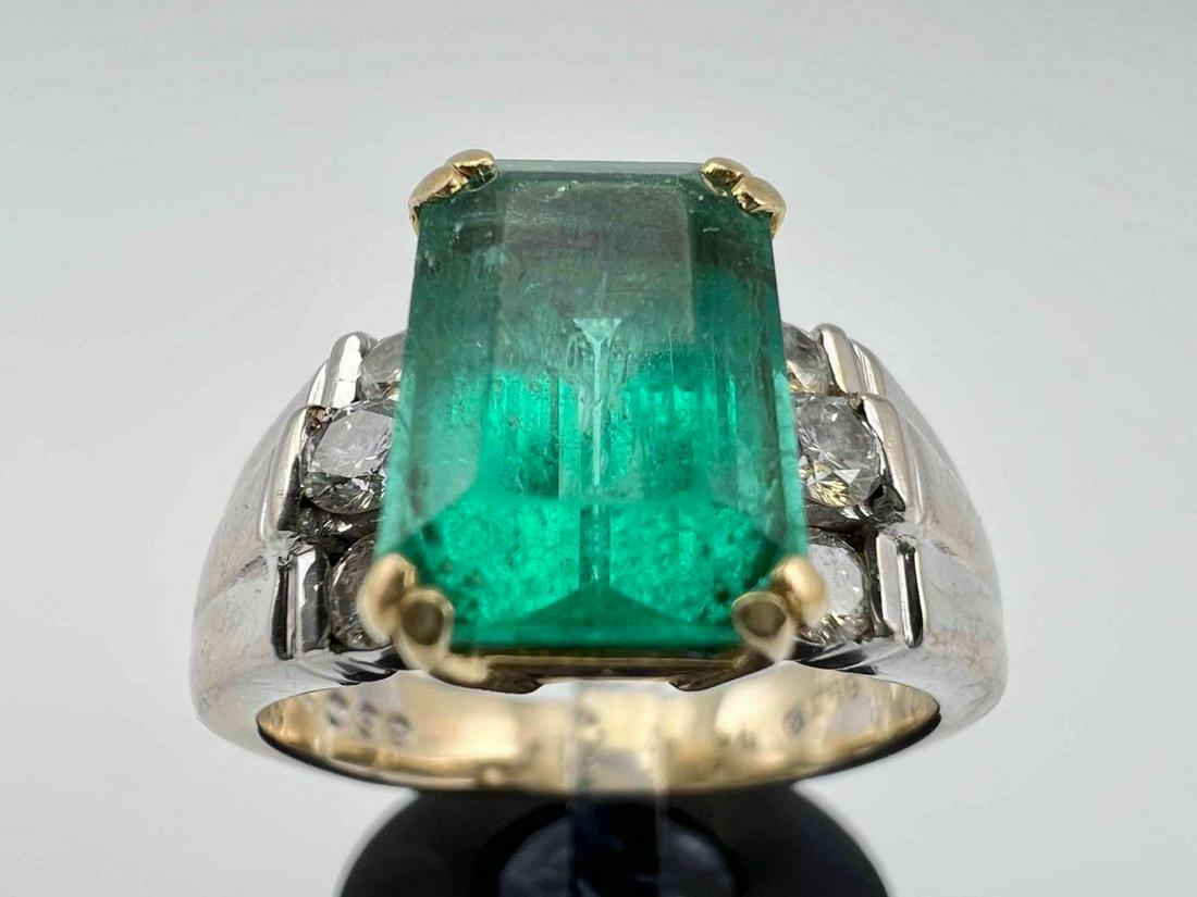 18K Emerald & Diamond Ring (1 of 10)