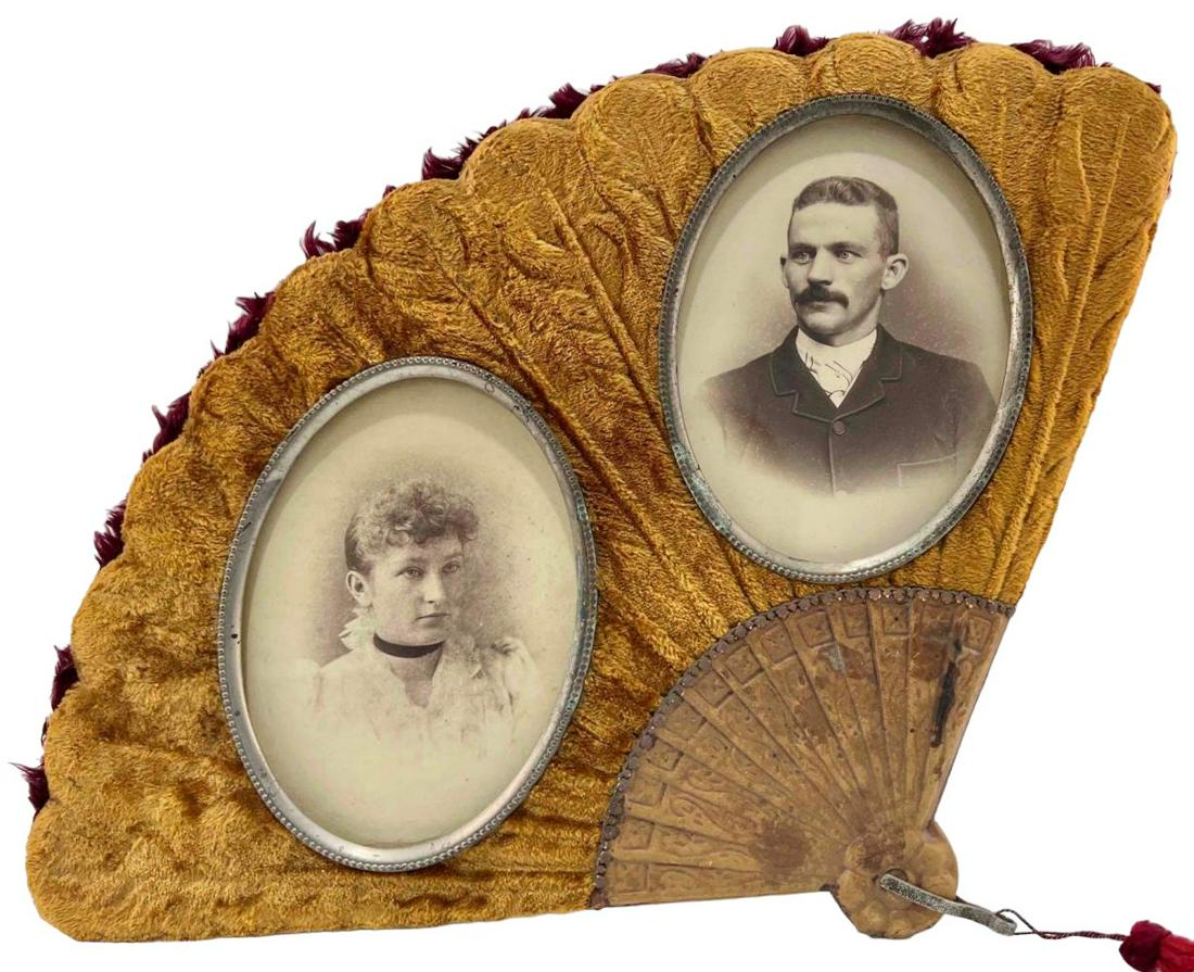 Antique Victorian Fan Shaped Double Photograph Frame (1 of 18)