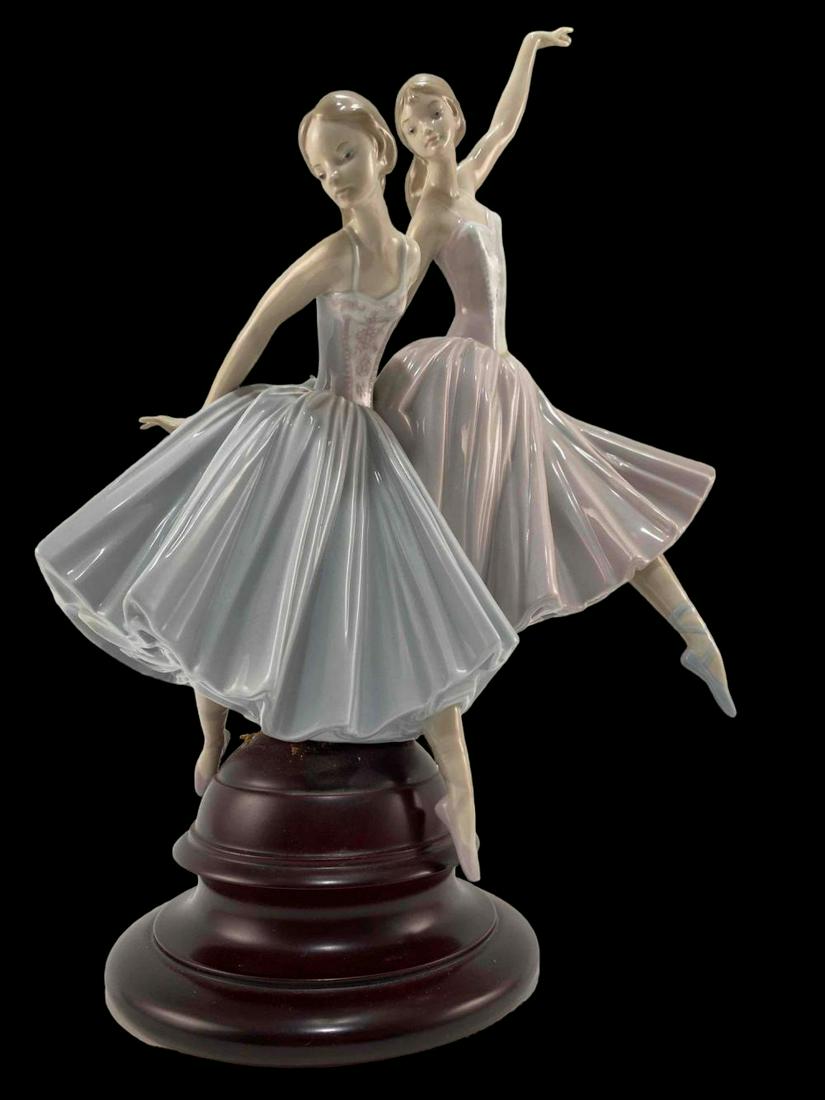 Large Lladro Porcelain "Merry Ballet" (1 of 14)