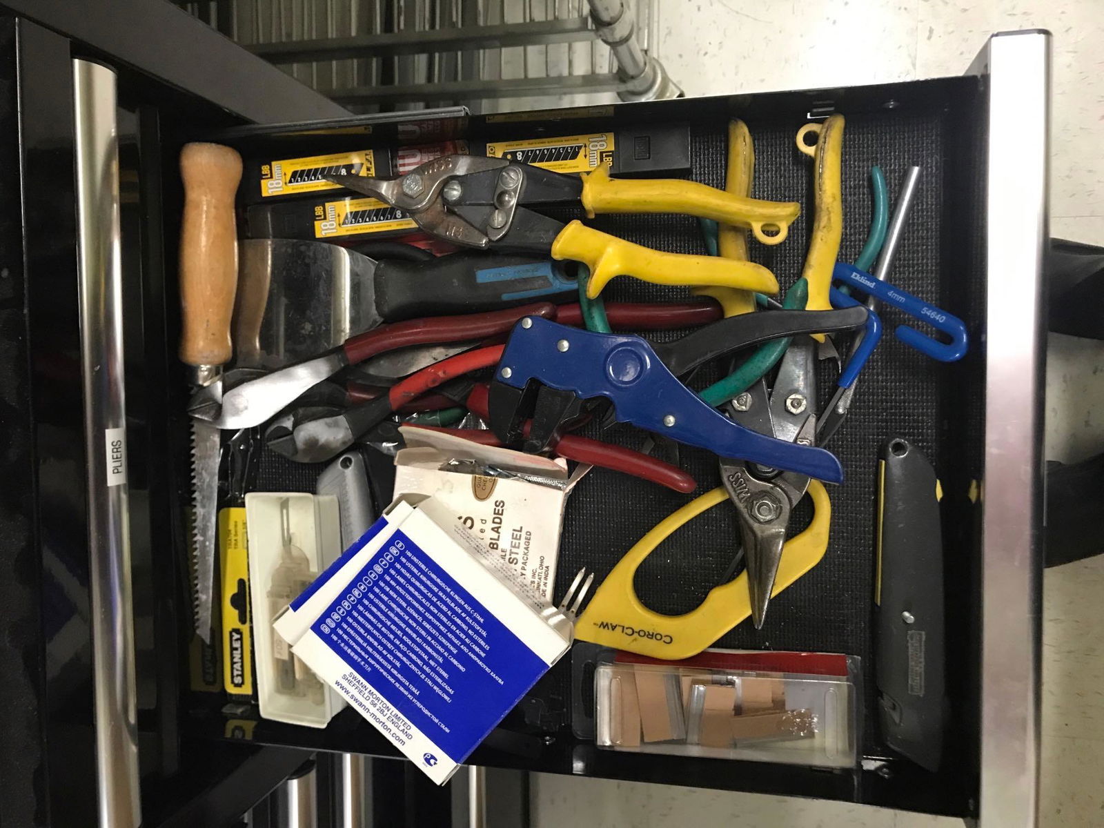 Lot Of Wire Cutters, Pliers And More (1 of 8)
