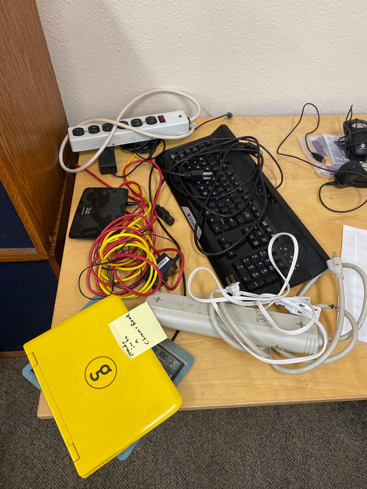 Lot Of Electronics (1 of 6)