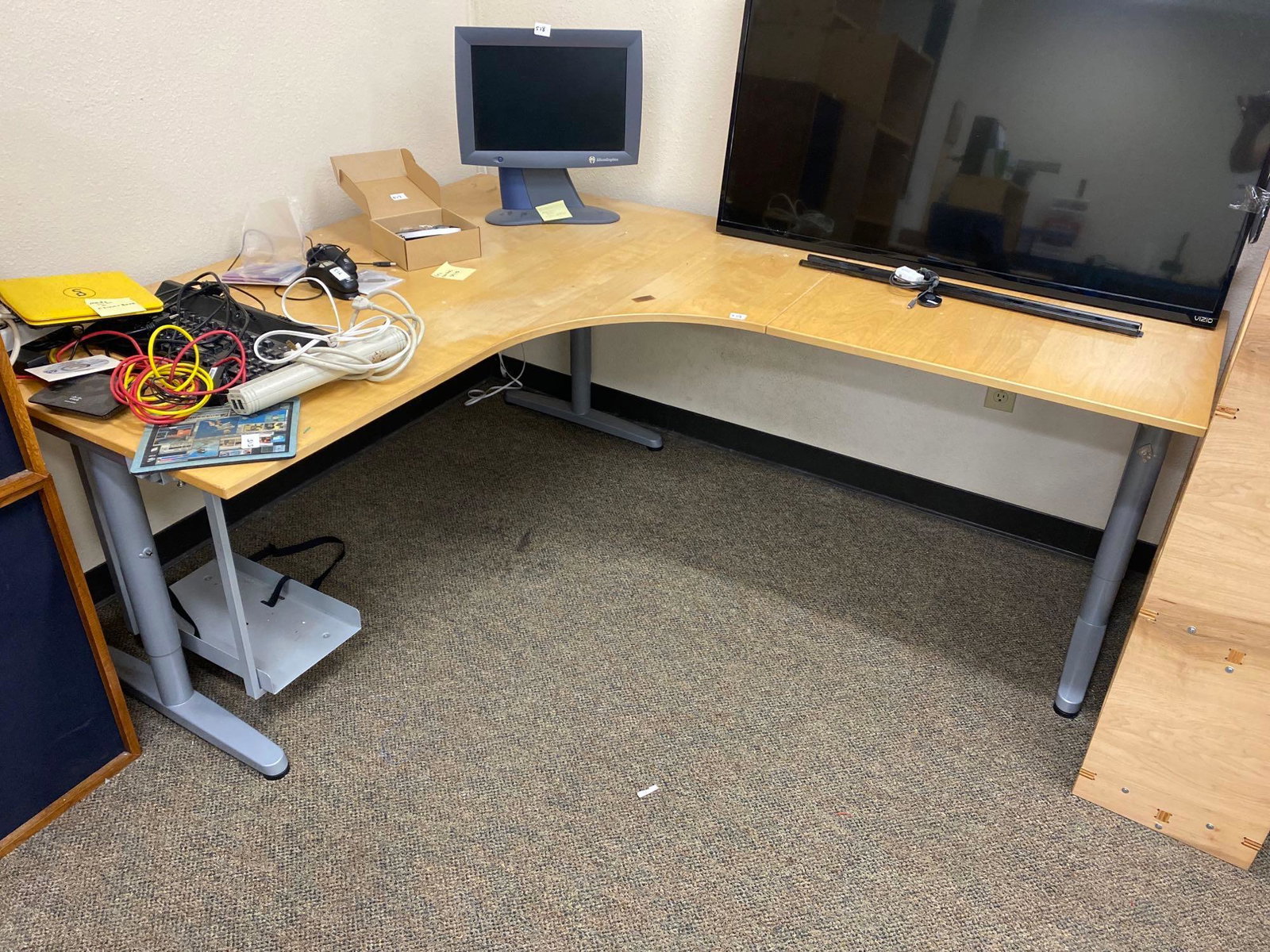 Corner Desk: Corner desk. items on top not included NO SHIPPING AVAILABLE All items sold as is where is. There are No guarantees to functionality, condition, (owner of business states that items are functional Cla