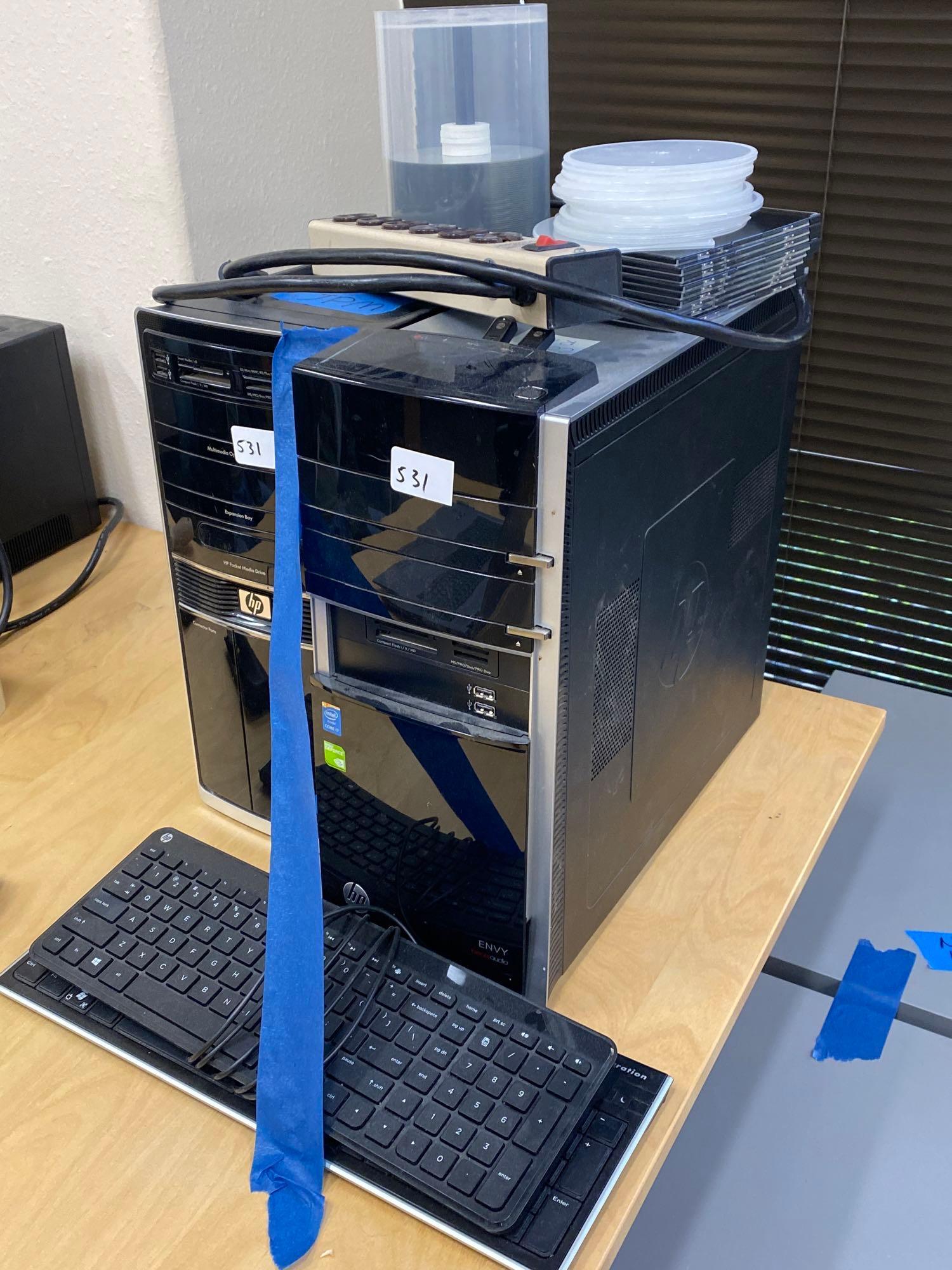 2 Hp Computers With Keyboards (1 of 8)