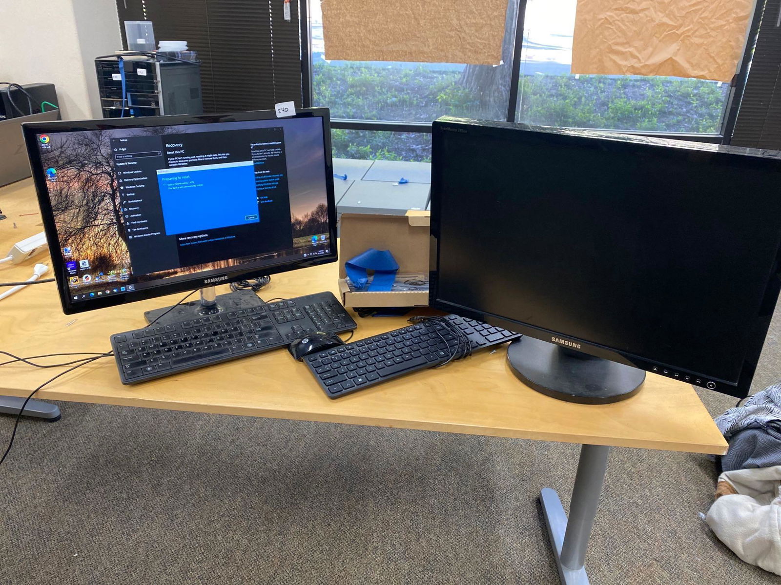 2 Samsung Desktop Monitors & 3 Keyboards (1 of 8)