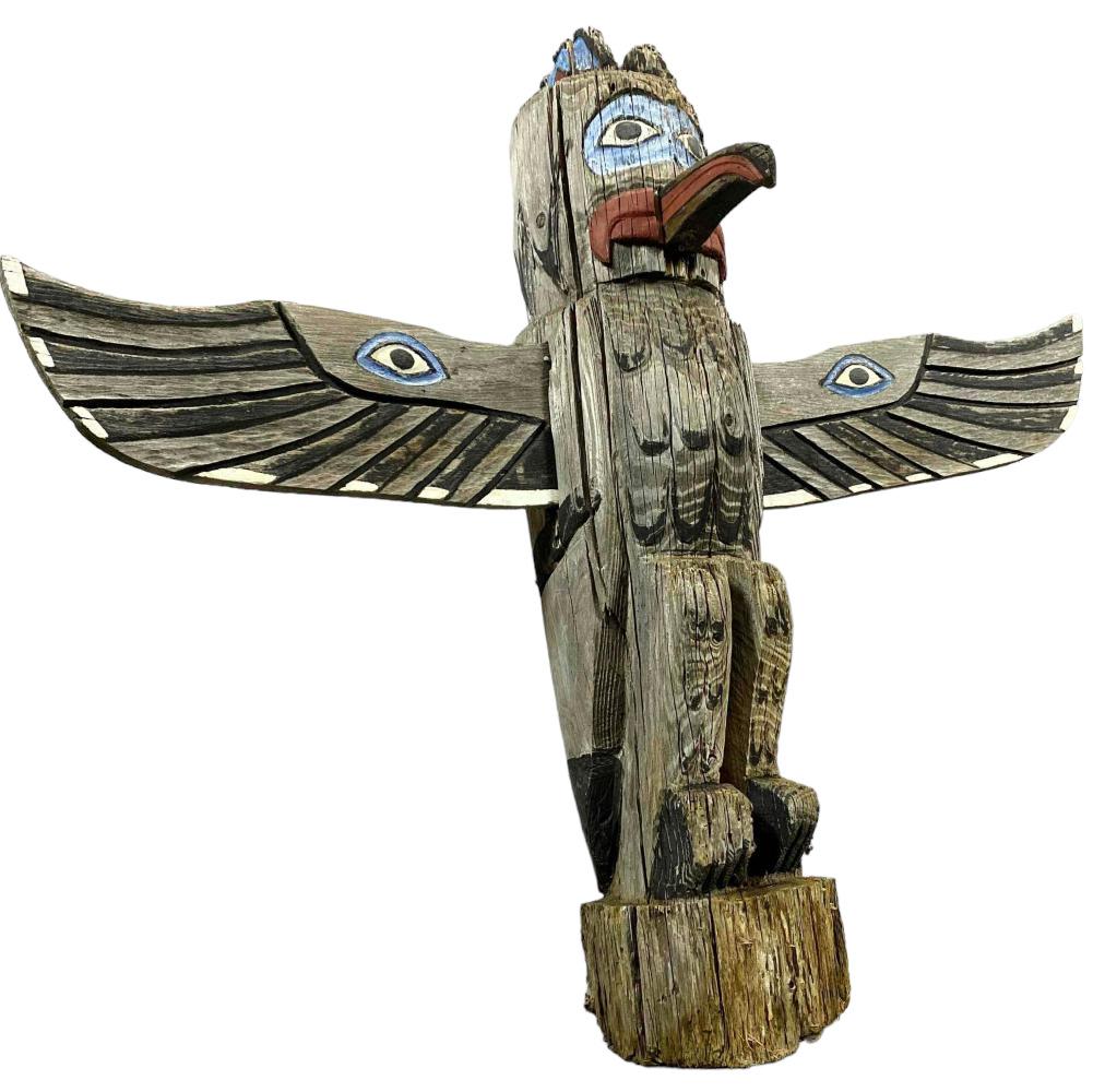 Older Carved Pacific Northwest Style Wood Totem: Older Pacific Northwest Native American Style Large Wooden Log Totem. Unknown origin and age. Significant losses and later reinforcement, as pictured, along with numerous areas of loose material. Appr