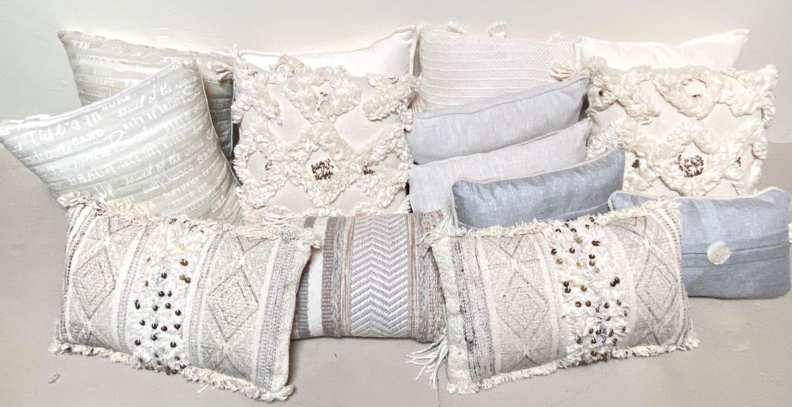 No Shipping  Lot Of Neutral Throw Pillows (1 of 5)