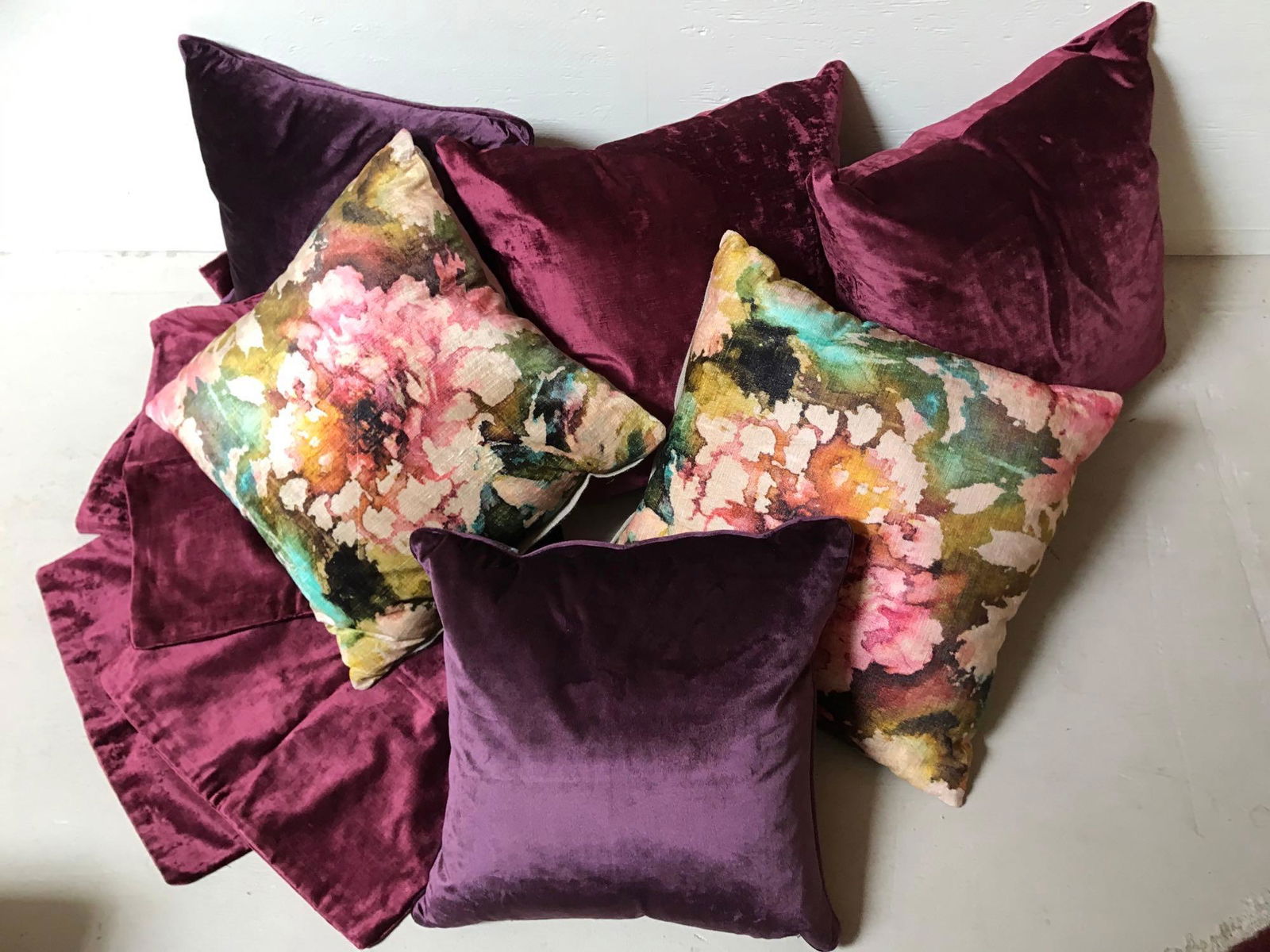 No Shipping  Lot Of Purple And Coordinating Throw Pillows With Four Extra Cases (1 of 4)