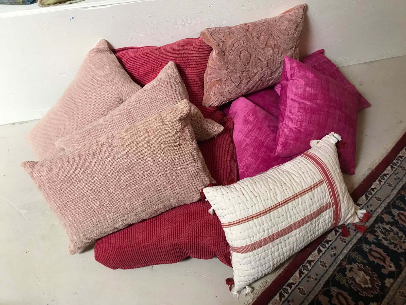 No Shipping Lot Of Pink & Red Through Pillows Including Down: LOCAL PICK UP ONLY, WESTSIDE SANTA CRUZ, 95060 LOCAL PICK UP ONLY, WESTSIDE SANTA CRUZ, NO SHIPPING, Lot Of Pink & Red Through Pillows Including Down NO SHIPPING AVAILABLE All items sold as is where i