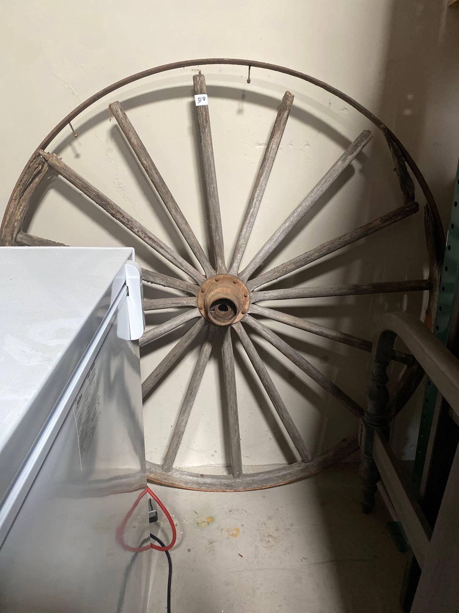 No Shipping  Antique Wagon Wheel (1 of 3)