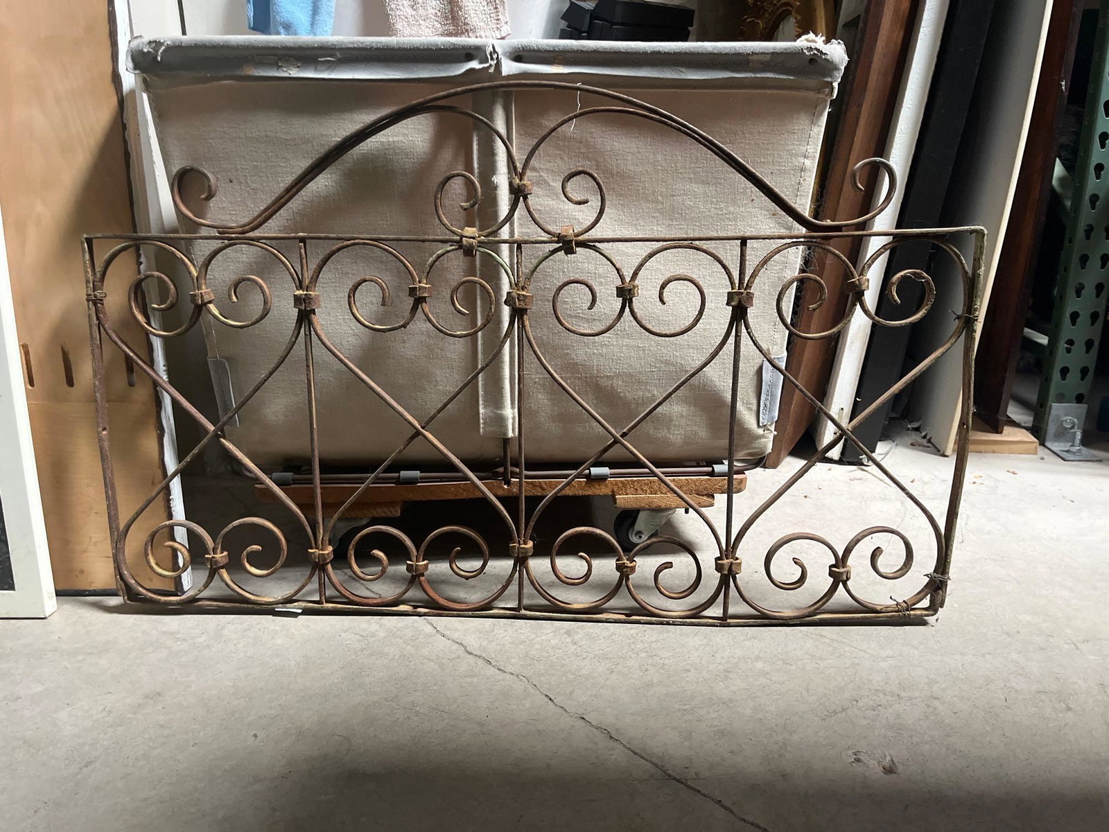 No Shipping Metal Decor: LOCAL PICK UP ONLY, WESTSIDE SANTA CRUZ, 95060 LOCAL PICK UP ONLY, WESTSIDE SANTA CRUZ, 95437 NO SHIPPING, Metal Decor NO SHIPPING AVAILABLE All items sold as is where is. There are No guarantees to f