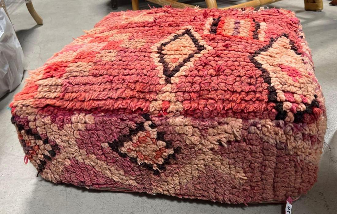 No Shipping Red Pouf: LOCAL PICK UP ONLY, WESTSIDE SANTA CRUZ, 95060 LOCAL PICK UP ONLY, WESTSIDE SANTA CRUZ, 95506 NO SHIPPING, Red Pouf NO SHIPPING AVAILABLE All items sold as is where is. There are No guarantees to func