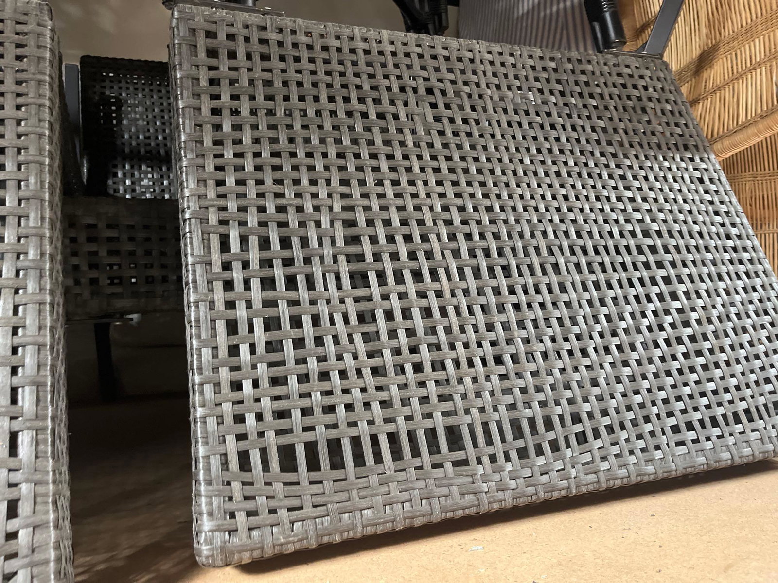 No Shipping Black 4 Piece Settee: LOCAL PICK UP ONLY, WESTSIDE SANTA CRUZ, 95060 LOCAL PICK UP ONLY, WESTSIDE SANTA CRUZ, 95576 NO SHIPPING, Black 4 Piece Settee NO SHIPPING AVAILABLE All items sold as is where is. There are No guaran