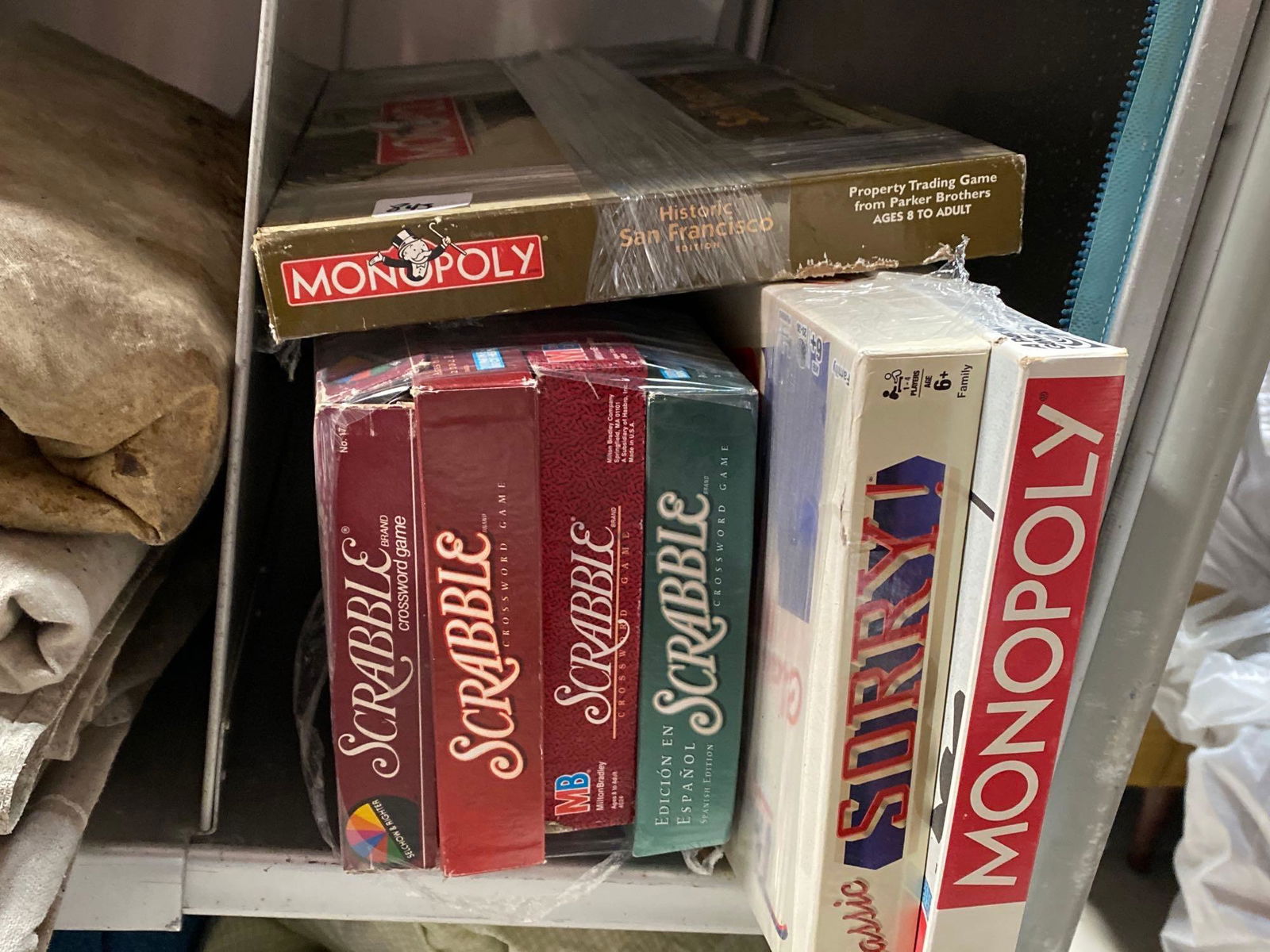 No Shipping  Lot Of Board Games, Including Scrabble Monopoly & Sorry (1 of 2)