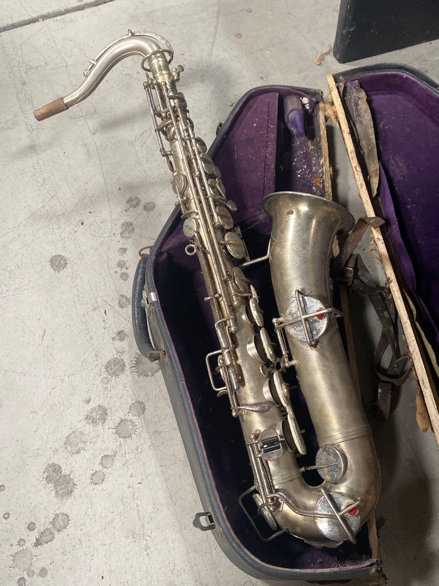 No Shipping  Vintage Saxophone (1 of 8)