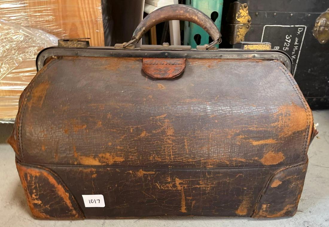 No Shipping Dark Brown Leather Doctors Bag: LOCAL PICK UP ONLY, WESTSIDE SANTA CRUZ, 95060 LOCAL PICK UP ONLY, WESTSIDE SANTA CRUZ, 95749 NO SHIPPING, Dark Brown Leather Doctors Bag NO SHIPPING AVAILABLE All items sold as is where is. There are