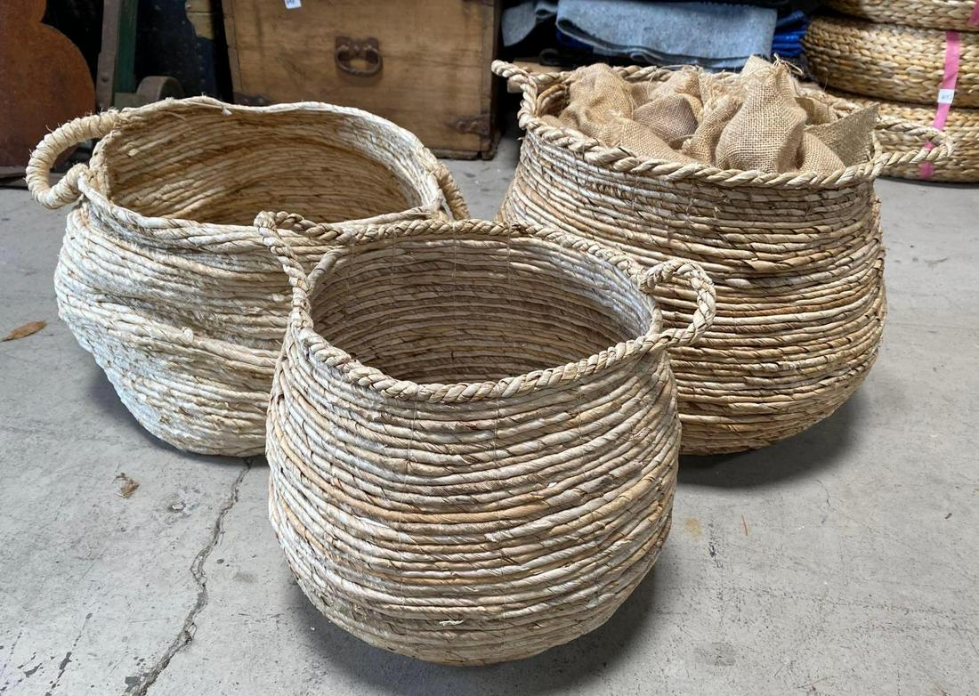 No Shipping 3 Baskets And Burlap Fabric: LOCAL PICK UP ONLY, WESTSIDE SANTA CRUZ, 95060 LOCAL PICK UP ONLY, WESTSIDE SANTA CRUZ, 95792 NO SHIPPING, 3 Baskets And Burlap Fabric NO SHIPPING AVAILABLE All items sold as is where is. There are No