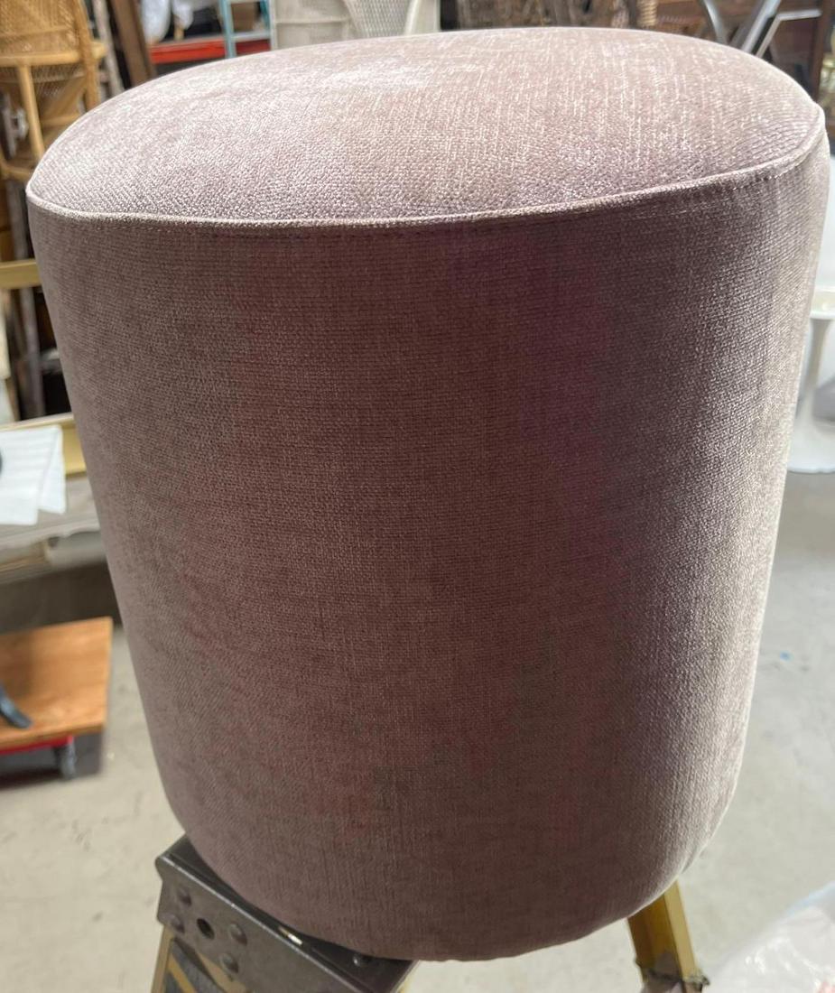 No Shipping Pair Of Light Pink Ottomans: LOCAL PICK UP ONLY, WESTSIDE SANTA CRUZ, 95060 LOCAL PICK UP ONLY, WESTSIDE SANTA CRUZ, 95807 NO SHIPPING, Pair Of Light Pink Ottomans NO SHIPPING AVAILABLE All items sold as is where is. There are No