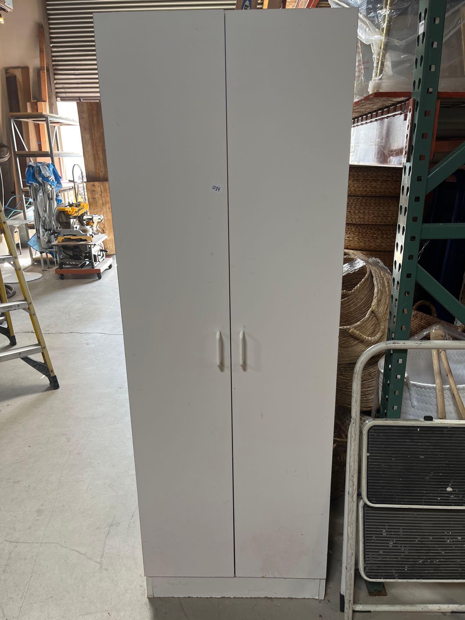 No Shipping  White Cabinet Full Of Cleaning Supplies (1 of 6)