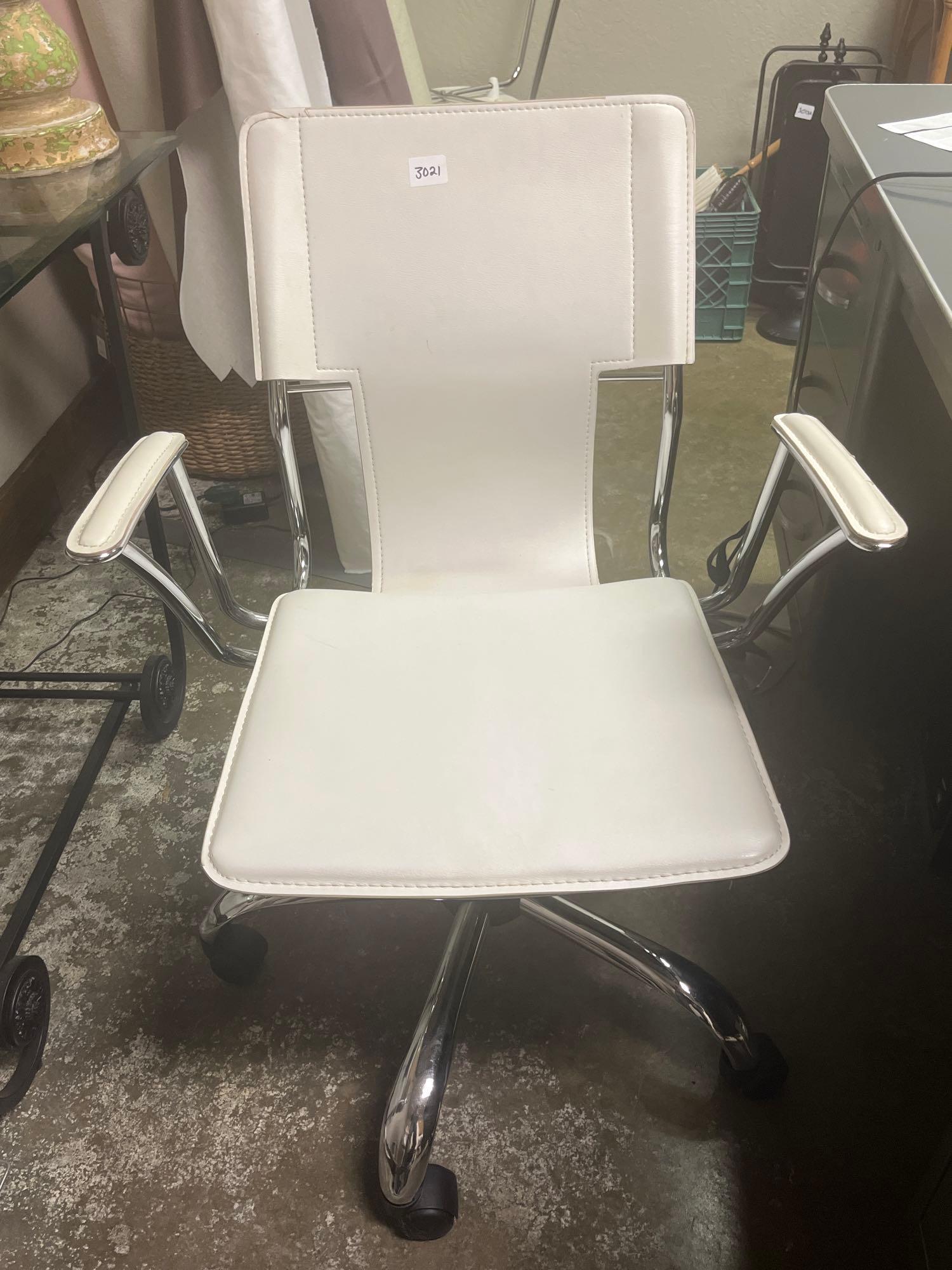 No Shipping  Rolling White Leather Office Chair (1 of 3)